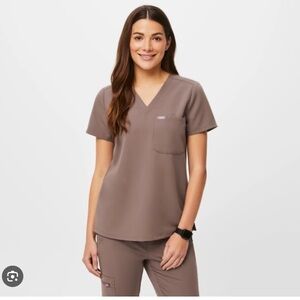 Figs Smokey Taupe Scrub Top NWT